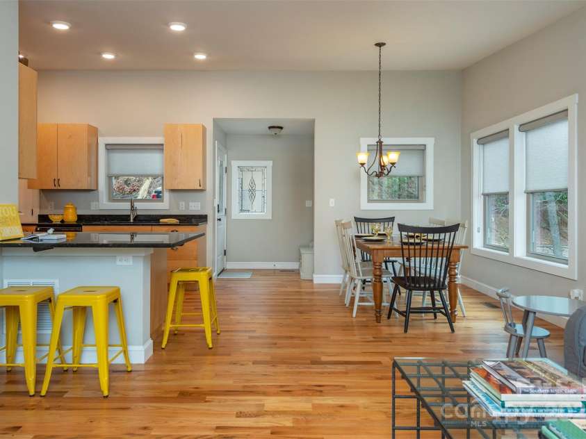 102 Kanawha Drive, Montreat, NC 28757.  MLS# CAR4238560, YatesRealty ID 15688. 
