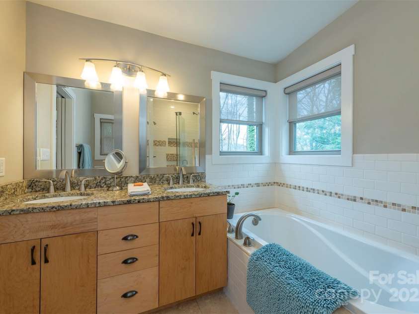 102 Kanawha Drive, Montreat, NC 28757.  MLS# CAR4238560, YatesRealty ID 15688. 