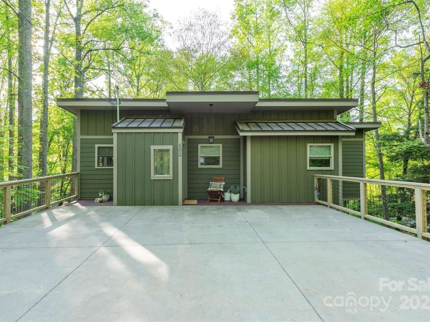 102 Kanawha Drive, Montreat, NC 28757.  MLS# CAR4238560, YatesRealty ID 15688. 