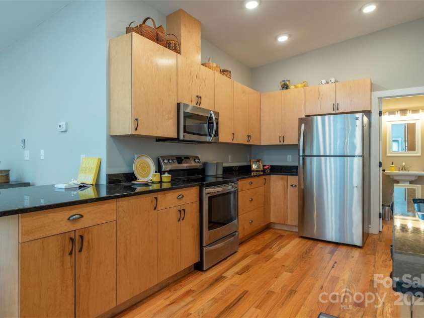 102 Kanawha Drive, Montreat, NC 28757.  MLS# CAR4238560, YatesRealty ID 15688. 