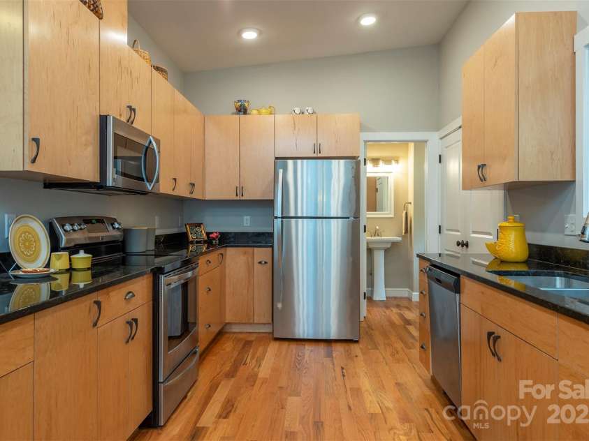 102 Kanawha Drive, Montreat, NC 28757.  MLS# CAR4238560, YatesRealty ID 15688. 