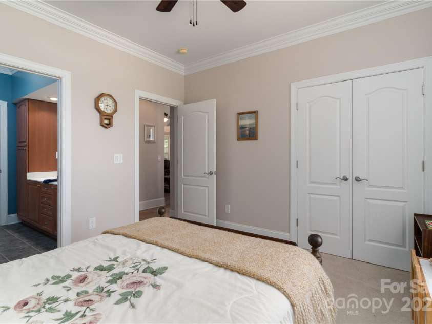 18118 Pompano Place, Cornelius, NC 28031.  MLS# CAR4263080, YatesRealty ID 15689. Second bedroom connected to Jack and Jill bath