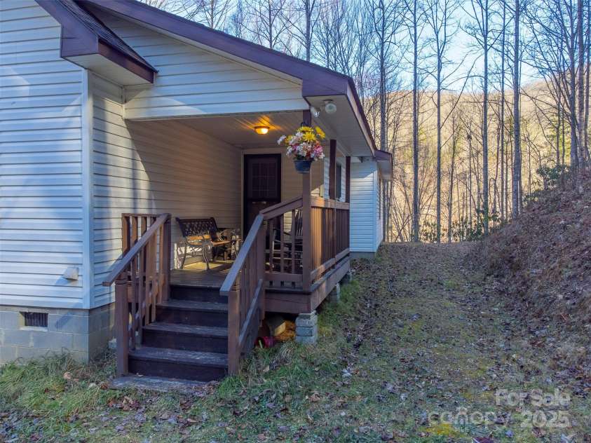 109 Hog Cove Road, Sylva, NC 28779.  MLS# CAR4332121, YatesRealty ID 1569. 