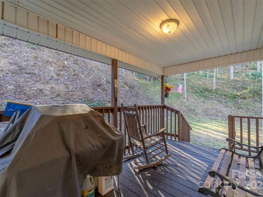 109 Hog Cove Road, Sylva, NC 28779.  MLS# CAR4332121, YatesRealty ID 1569. 
