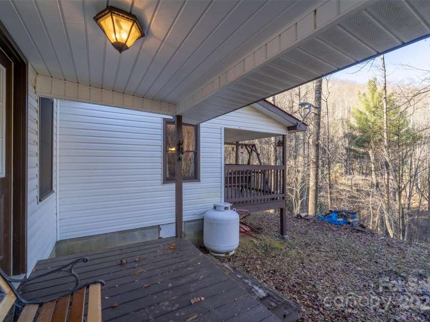 109 Hog Cove Road, Sylva, NC 28779.  MLS# CAR4332121, YatesRealty ID 1569. 