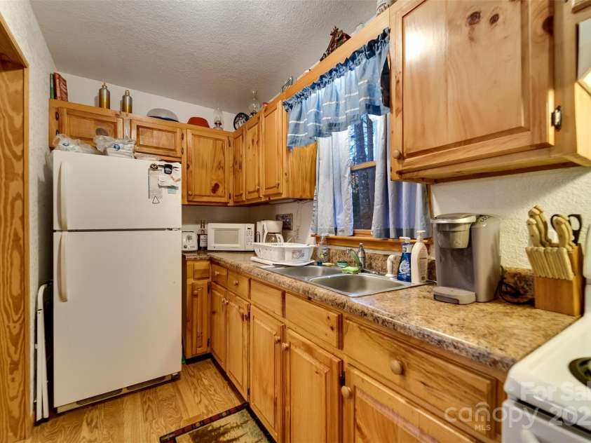 109 Hog Cove Road, Sylva, NC 28779.  MLS# CAR4332121, YatesRealty ID 1569. 