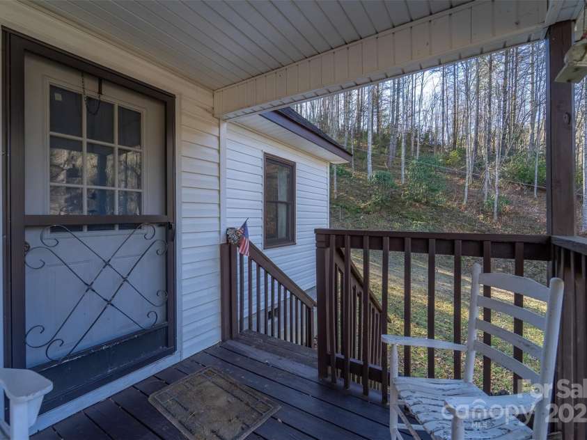 109 Hog Cove Road, Sylva, NC 28779.  MLS# CAR4332121, YatesRealty ID 1569. 
