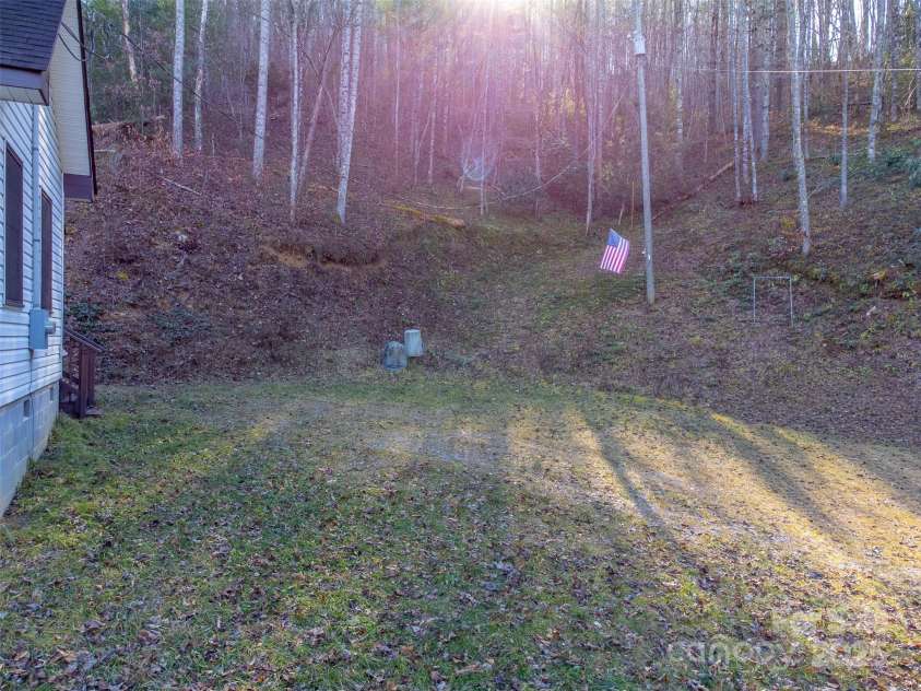 109 Hog Cove Road, Sylva, NC 28779.  MLS# CAR4332121, YatesRealty ID 1569. 