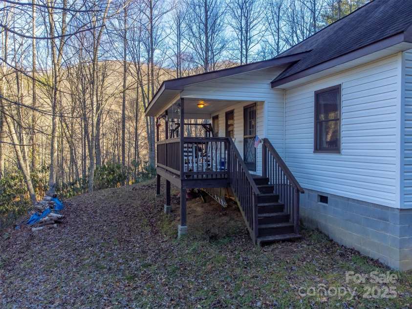 109 Hog Cove Road, Sylva, NC 28779.  MLS# CAR4332121, YatesRealty ID 1569. 