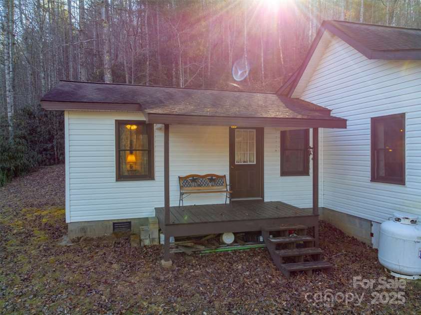 109 Hog Cove Road, Sylva, NC 28779.  MLS# CAR4332121, YatesRealty ID 1569. 