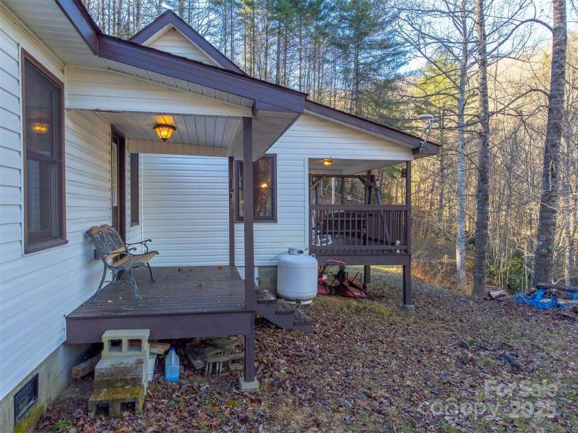 109 Hog Cove Road, Sylva, NC 28779.  MLS# CAR4332121, YatesRealty ID 1569. 