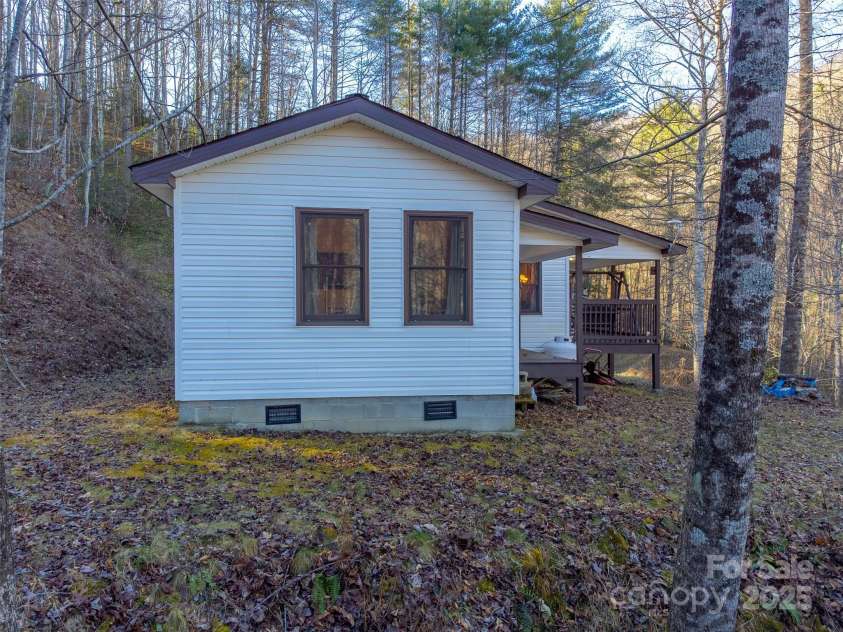109 Hog Cove Road, Sylva, NC 28779.  MLS# CAR4332121, YatesRealty ID 1569. 