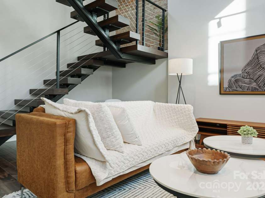 122 College Street, Asheville, NC 28801.  MLS# CAR4208358, YatesRealty ID 1569. 