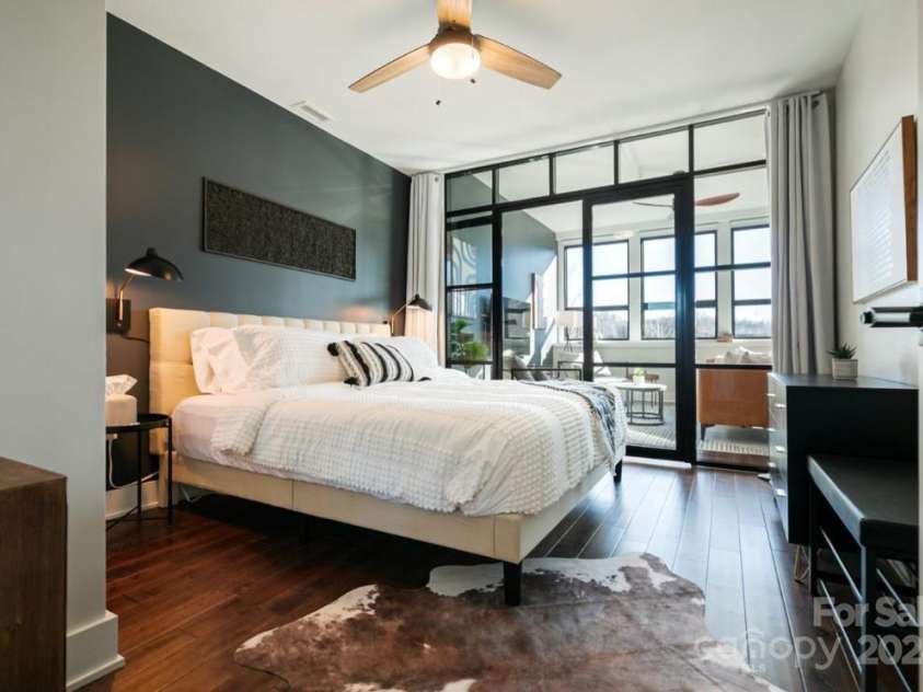 122 College Street, Asheville, NC 28801.  MLS# CAR4208358, YatesRealty ID 1569. 