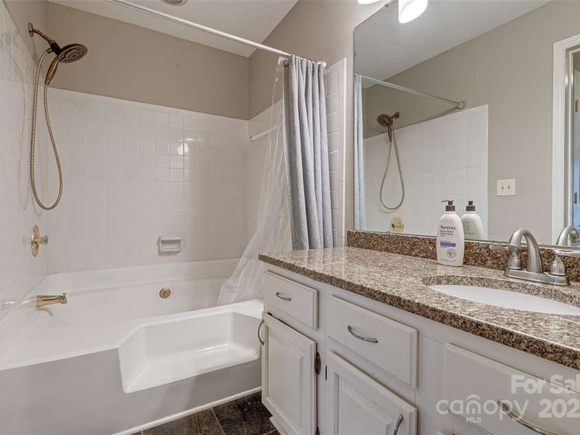 5009 Sharon Road, Charlotte, NC 28210.  MLS# CAR4256042, YatesRealty ID 15690. 