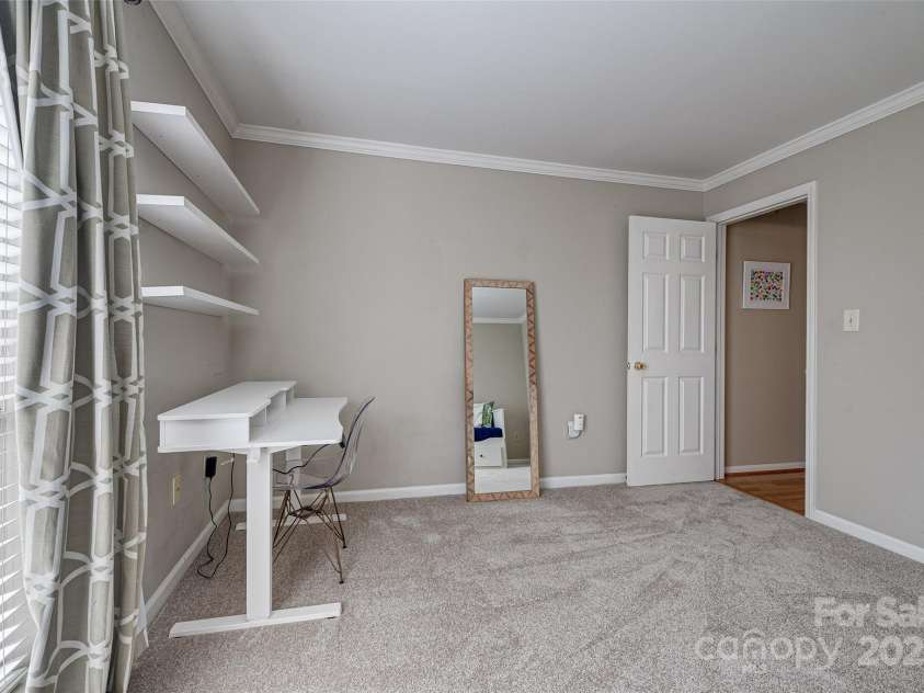 5009 Sharon Road, Charlotte, NC 28210.  MLS# CAR4256042, YatesRealty ID 15690. 