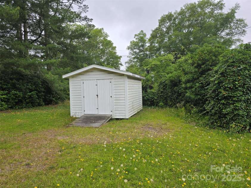 116 Graves Street, Candor, NC 27229.  MLS# CAR4260962, YatesRealty ID 15691. 