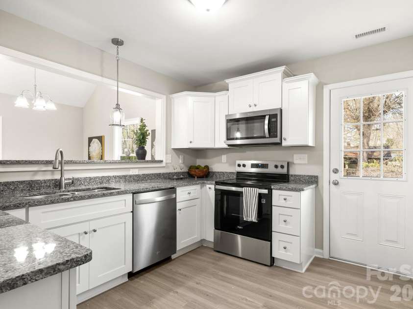 420 Charlotte Street, York, SC 29745.  MLS# CAR4362538, YatesRealty ID 15691. 