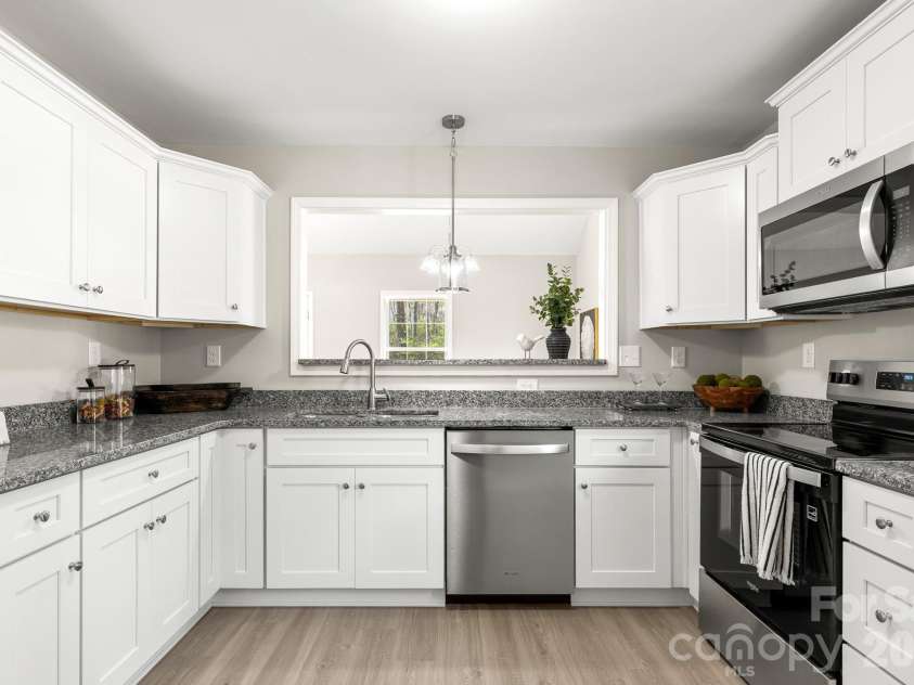 420 Charlotte Street, York, SC 29745.  MLS# CAR4362538, YatesRealty ID 15691. 