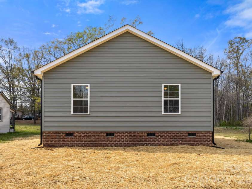 420 Charlotte Street, York, SC 29745.  MLS# CAR4362538, YatesRealty ID 15691. 