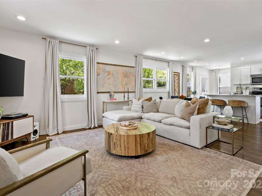 19 Starmount Drive, Asheville, NC 28806.  MLS# CAR4246841, YatesRealty ID 15692. 