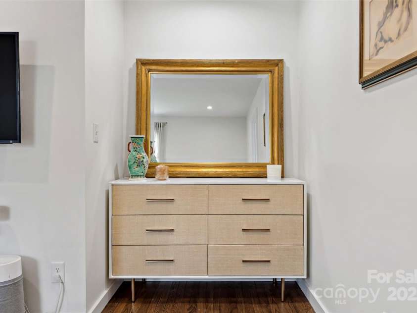 19 Starmount Drive, Asheville, NC 28806.  MLS# CAR4246841, YatesRealty ID 15692. 