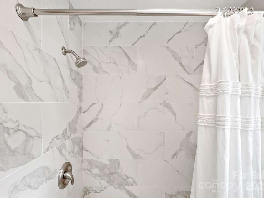 19 Starmount Drive, Asheville, NC 28806.  MLS# CAR4246841, YatesRealty ID 15692. 