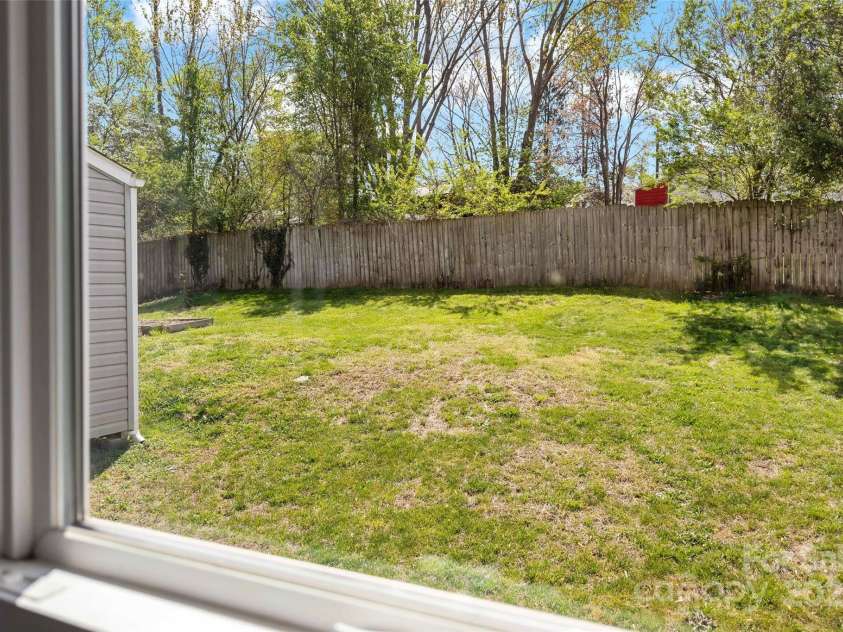 19 Starmount Drive, Asheville, NC 28806.  MLS# CAR4246841, YatesRealty ID 15692. 