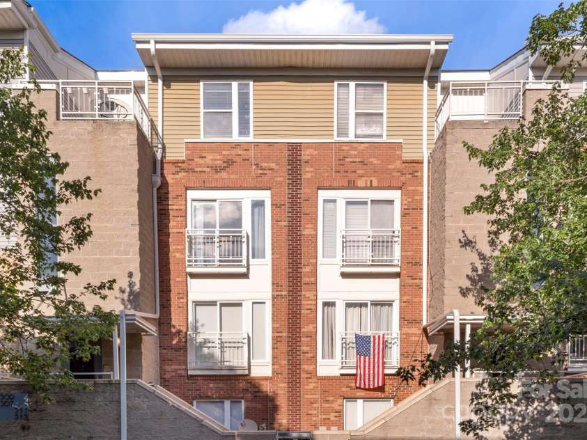 511 Donatello Avenue, Charlotte, NC 28205.  MLS# CAR4259242, YatesRealty ID 15693. 