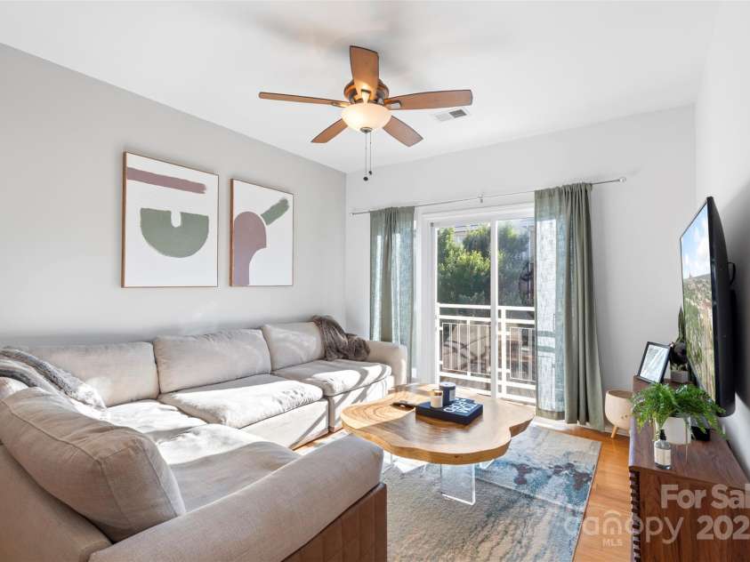511 Donatello Avenue, Charlotte, NC 28205.  MLS# CAR4259242, YatesRealty ID 15693. 