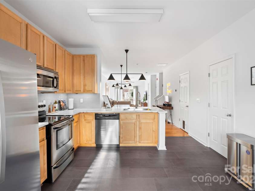 511 Donatello Avenue, Charlotte, NC 28205.  MLS# CAR4259242, YatesRealty ID 15693. 
