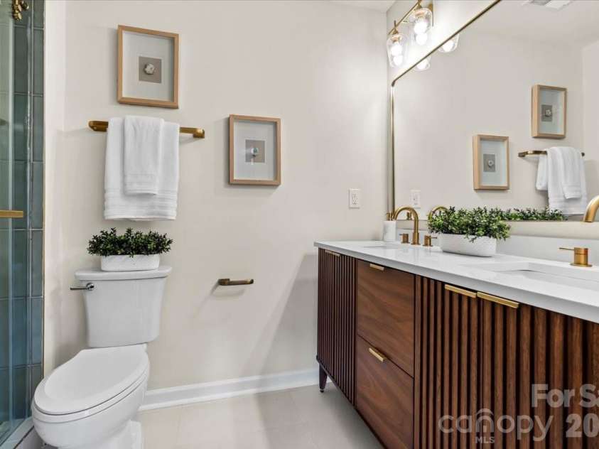 6900 Valley Haven Drive, Charlotte, NC 28211.  MLS# CAR4370535, YatesRealty ID 15693. 