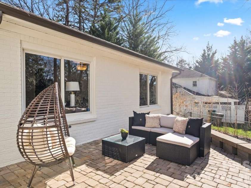 6900 Valley Haven Drive, Charlotte, NC 28211.  MLS# CAR4370535, YatesRealty ID 15693. 