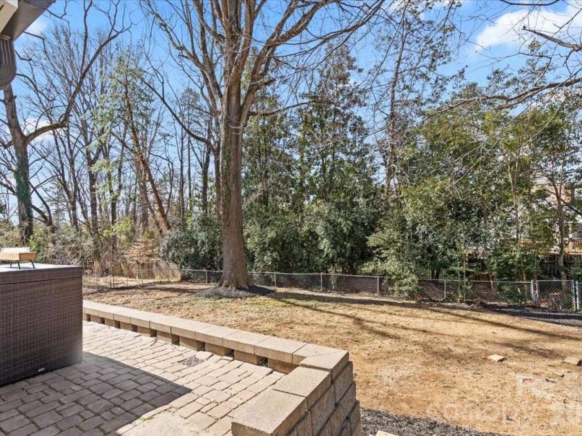 6900 Valley Haven Drive, Charlotte, NC 28211.  MLS# CAR4370535, YatesRealty ID 15693. 