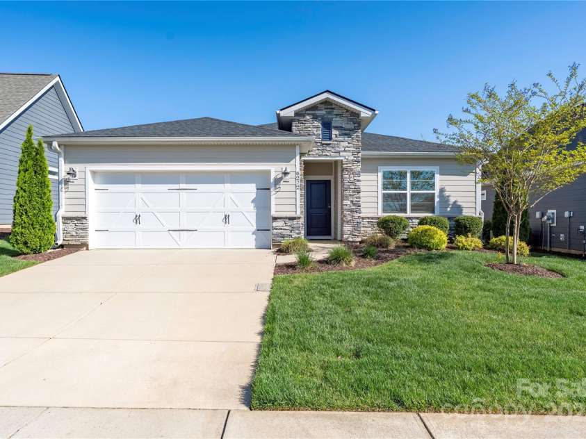 6272 Raven Rock Drive, Denver, NC 28037.  MLS# CAR4249460, YatesRealty ID 15695. 