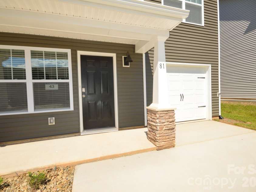 81 Cain Hollow Way, Asheville, NC 28806.  MLS# CAR4365421, YatesRealty ID 15695. 