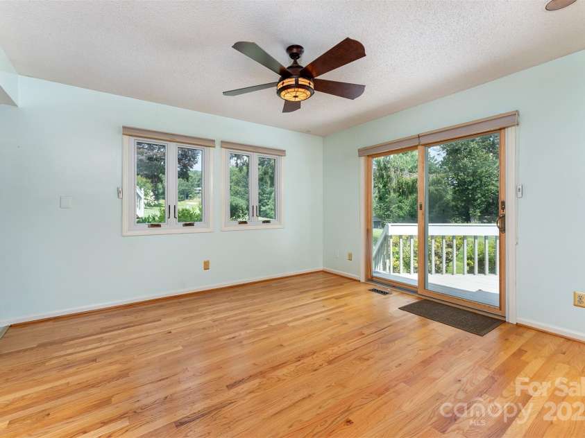144 Overlook Drive, Flat Rock, NC 28731.  MLS# CAR4290204, YatesRealty ID 15696. 