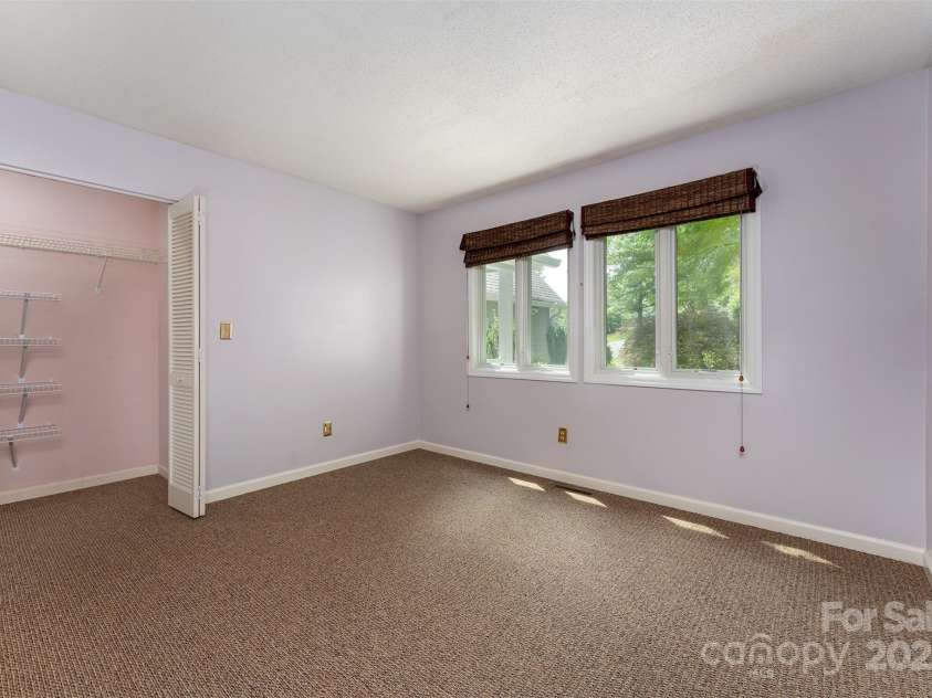 144 Overlook Drive, Flat Rock, NC 28731.  MLS# CAR4290204, YatesRealty ID 15696. 