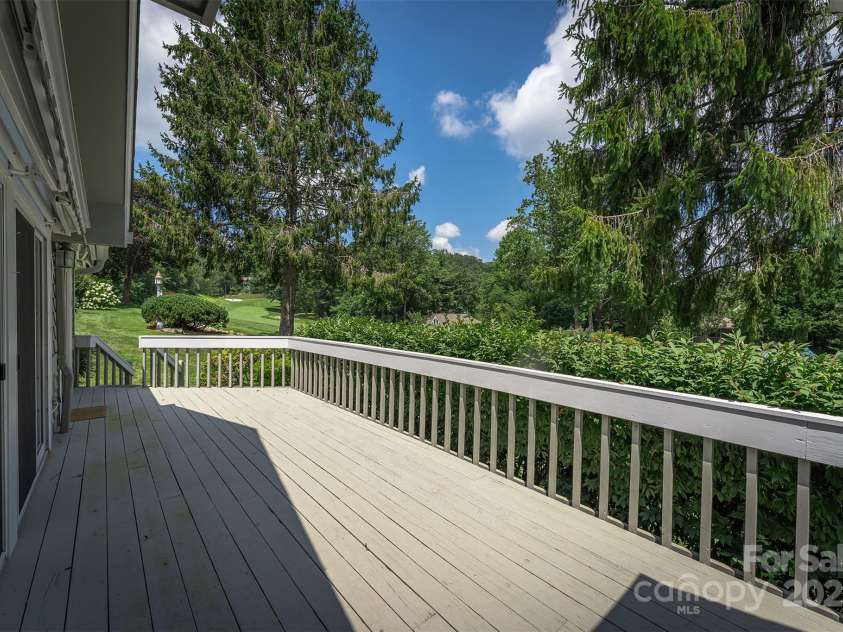 144 Overlook Drive, Flat Rock, NC 28731.  MLS# CAR4290204, YatesRealty ID 15696. 