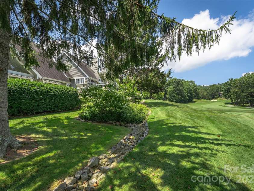 144 Overlook Drive, Flat Rock, NC 28731.  MLS# CAR4290204, YatesRealty ID 15696. 