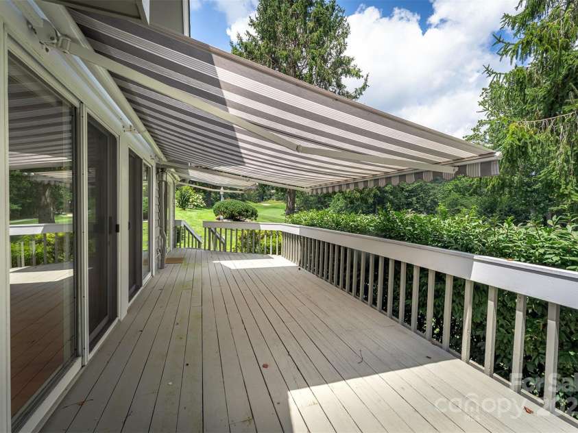 144 Overlook Drive, Flat Rock, NC 28731.  MLS# CAR4290204, YatesRealty ID 15696. 