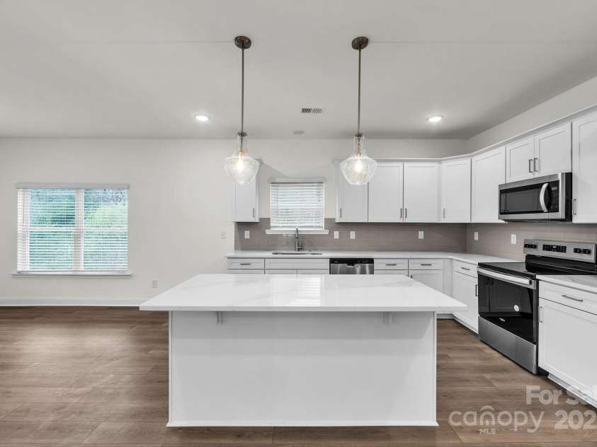 81 Walnut Springs Drive, Asheville, NC 28804.  MLS# CAR4247656, YatesRealty ID 15696. 