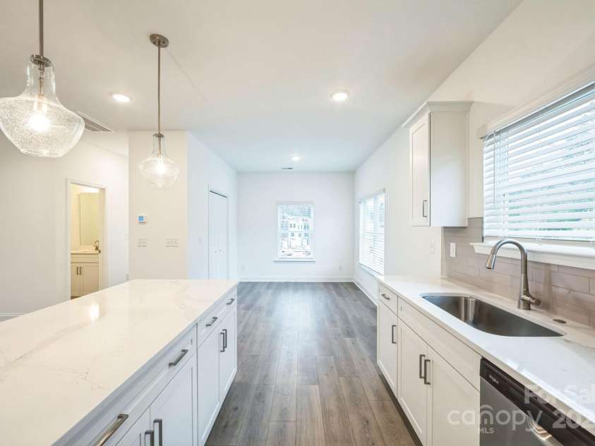 81 Walnut Springs Drive, Asheville, NC 28804.  MLS# CAR4247656, YatesRealty ID 15696. 