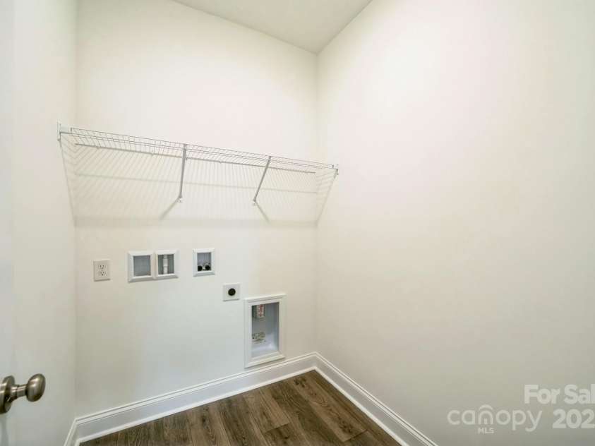 81 Walnut Springs Drive, Asheville, NC 28804.  MLS# CAR4247656, YatesRealty ID 15696. 