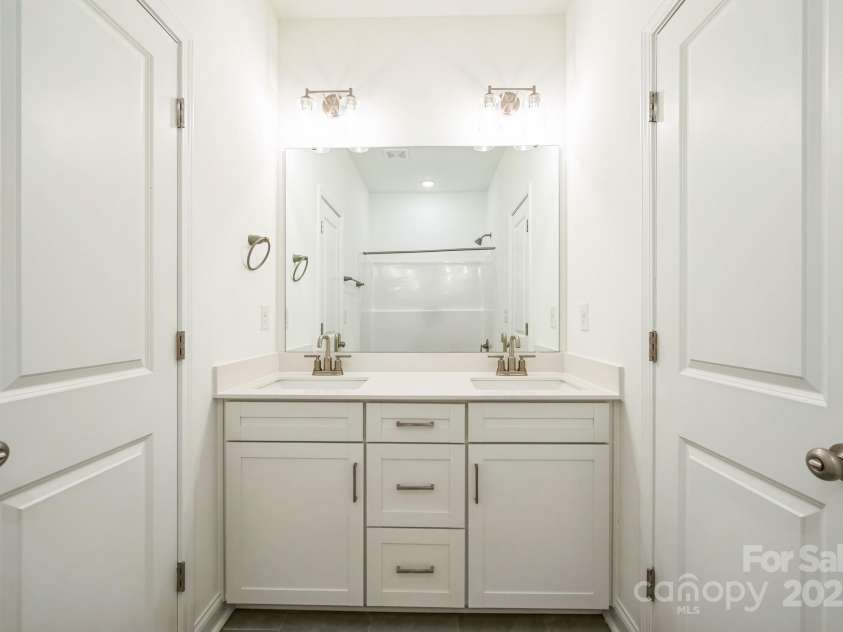 81 Walnut Springs Drive, Asheville, NC 28804.  MLS# CAR4247656, YatesRealty ID 15696. 