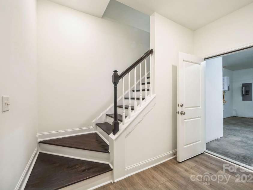 81 Walnut Springs Drive, Asheville, NC 28804.  MLS# CAR4247656, YatesRealty ID 15696. 