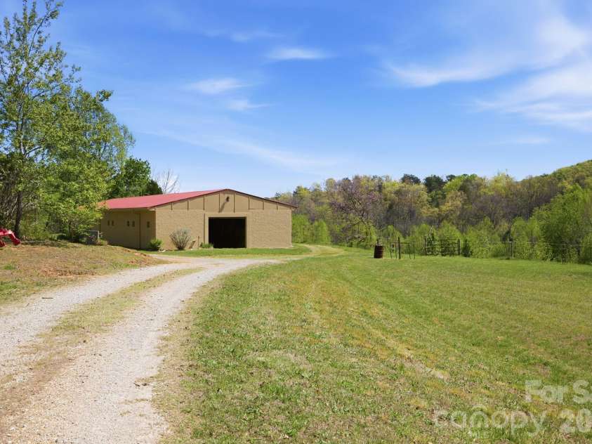 573 & 577 Randolph Road, Marion, NC 28752.  MLS# CAR4368362, YatesRealty ID 15697. 