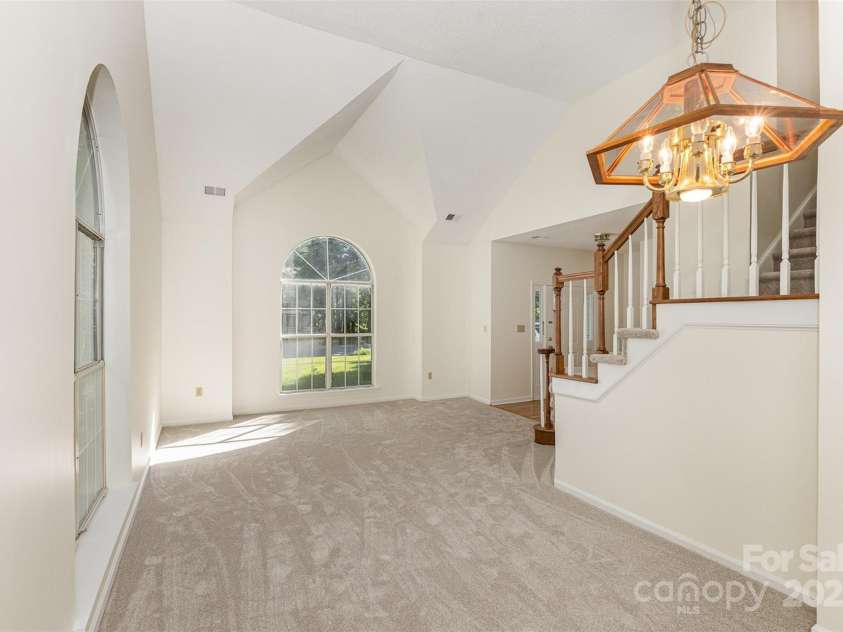 7226 Reedy Creek Road, Charlotte, NC 28215.  MLS# CAR4258154, YatesRealty ID 15697. 