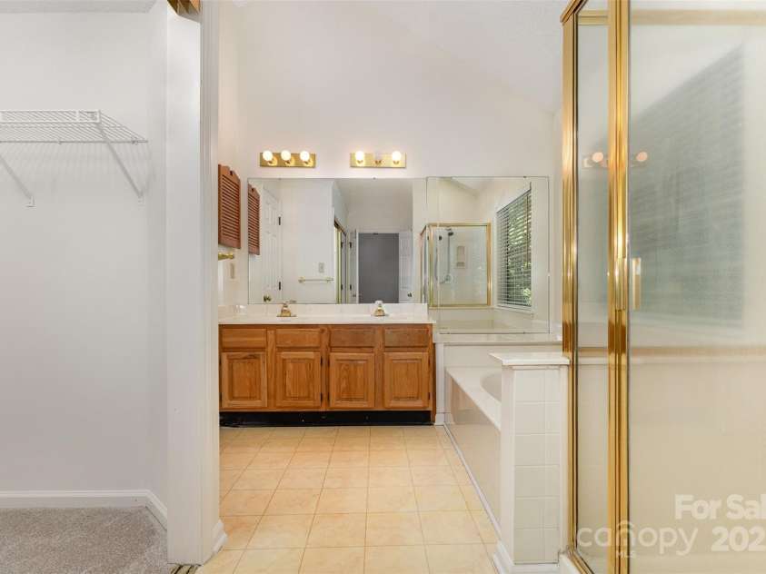 7226 Reedy Creek Road, Charlotte, NC 28215.  MLS# CAR4258154, YatesRealty ID 15697. 