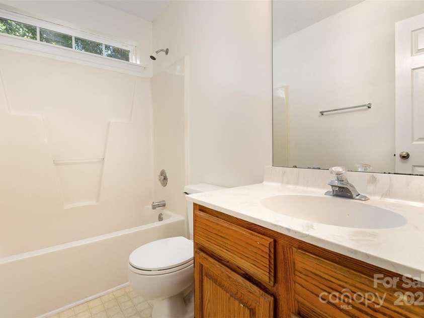 7226 Reedy Creek Road, Charlotte, NC 28215.  MLS# CAR4258154, YatesRealty ID 15697. 